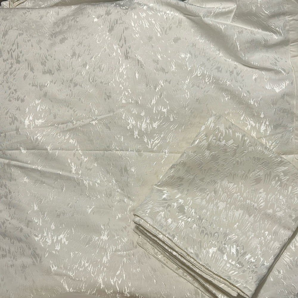 Heavy duty- luxury king size duvet cover with 2 shams in off white color